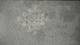 Easy 7 dot kolam